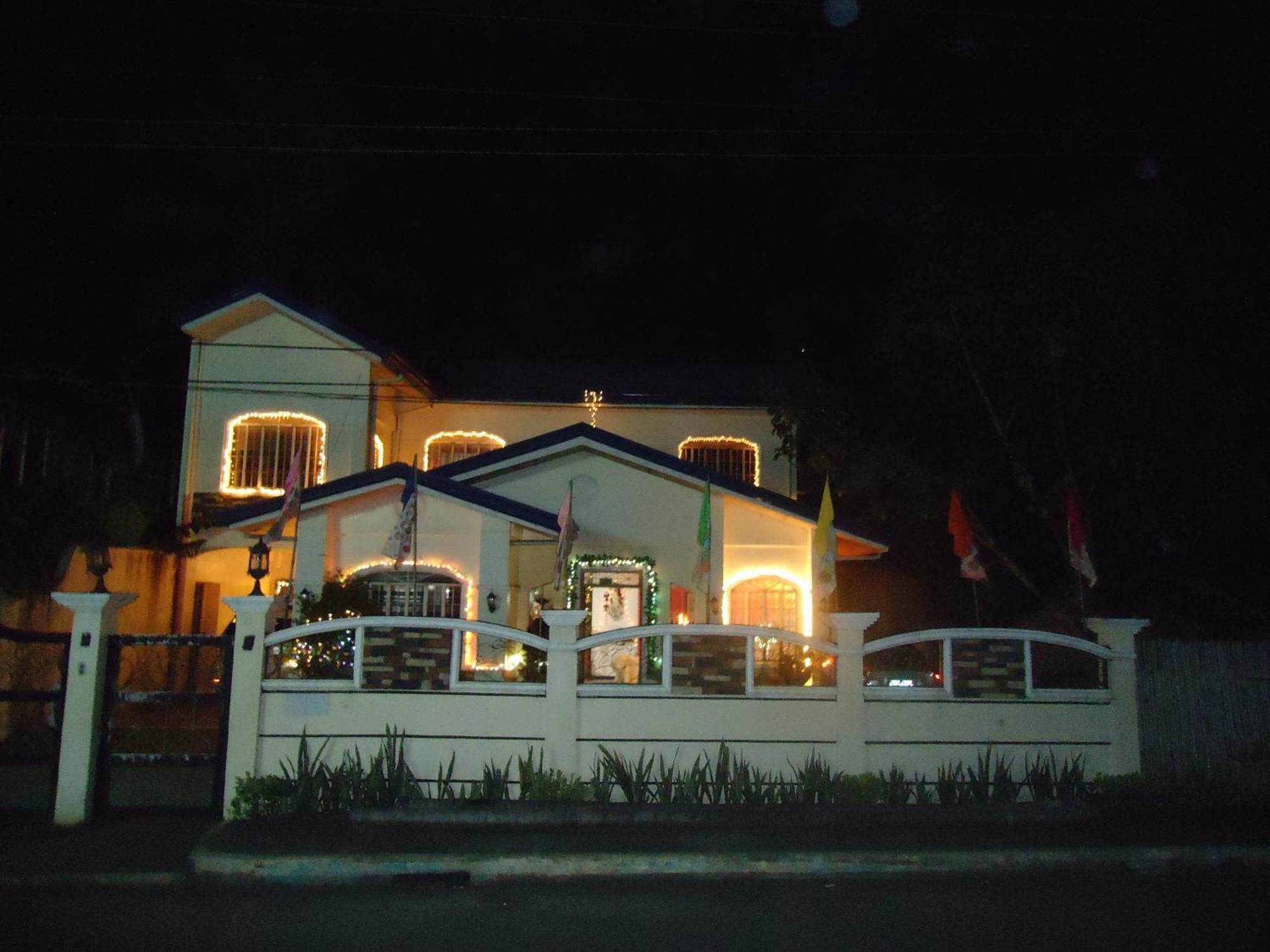 Donsol Aguluz Homestay Екстериор снимка