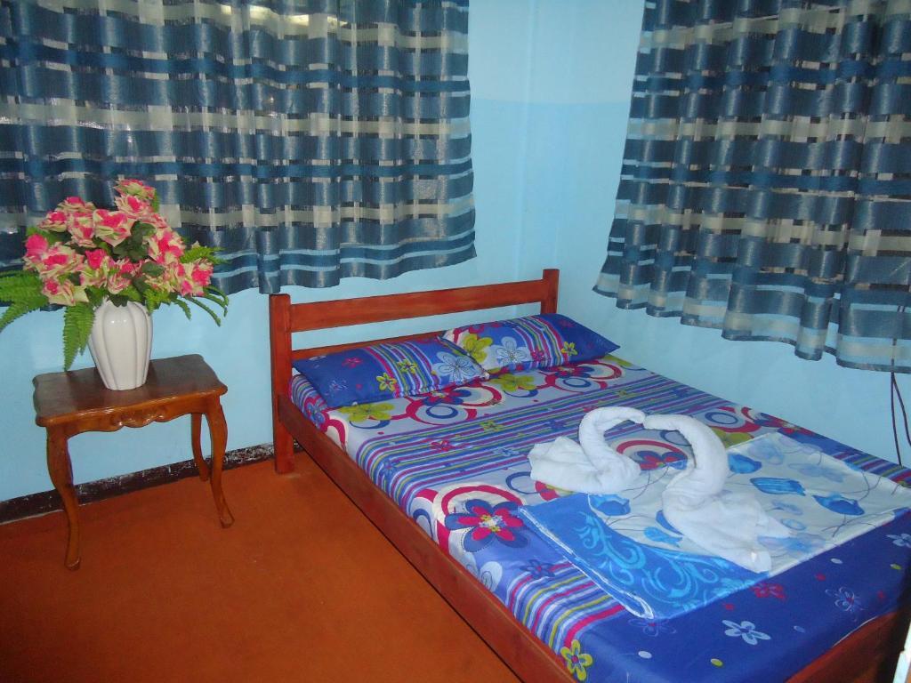 Donsol Aguluz Homestay Екстериор снимка